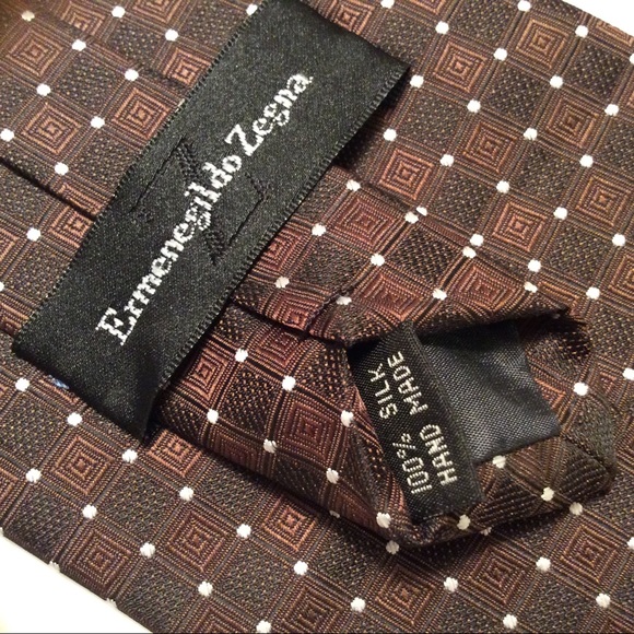 ERMENEGILDO ZEGNA Necktie Mens Brown 100% Silk Tie Abstract  Ermenegildo Zegna brown polka dot silk tie 
56x4”
